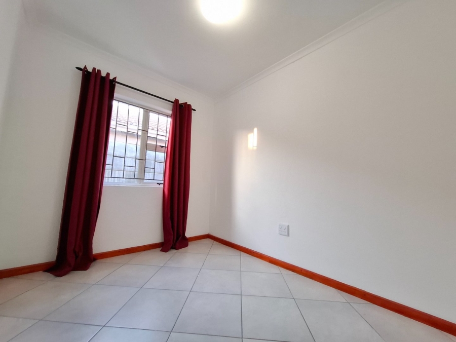 To Let 3 Bedroom Property for Rent in Broadlands Village Western Cape